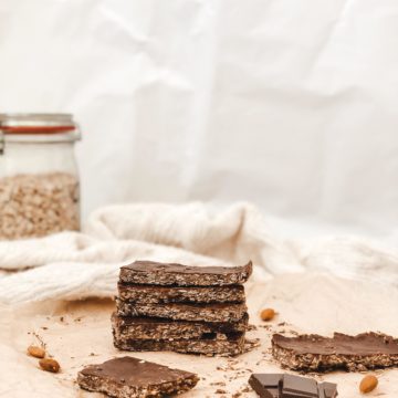 Batoane proteice cu ciocolată, vegane